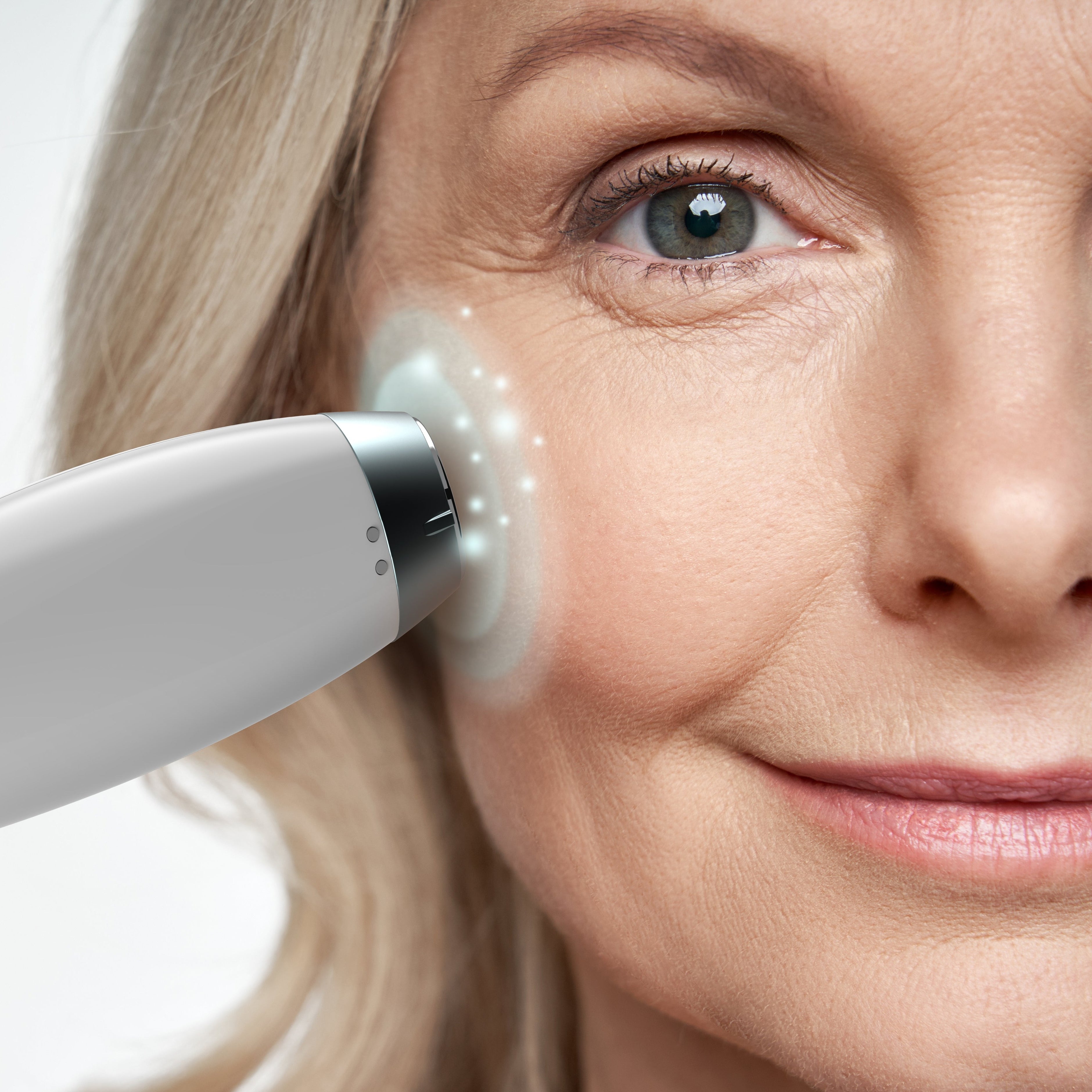 Radiance Microdermabrasion (Exfoliator and Cooling) Device Homedics